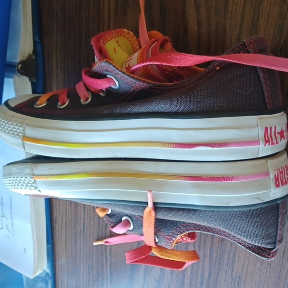 Converse Black and Pink SZ 6, multicolor tongues - Picture 5 of 8
